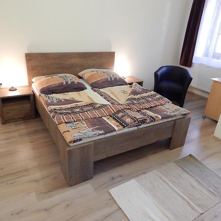Appartement Csillagvirag Apartman à Mosonmagyaróvár Extérieur photo