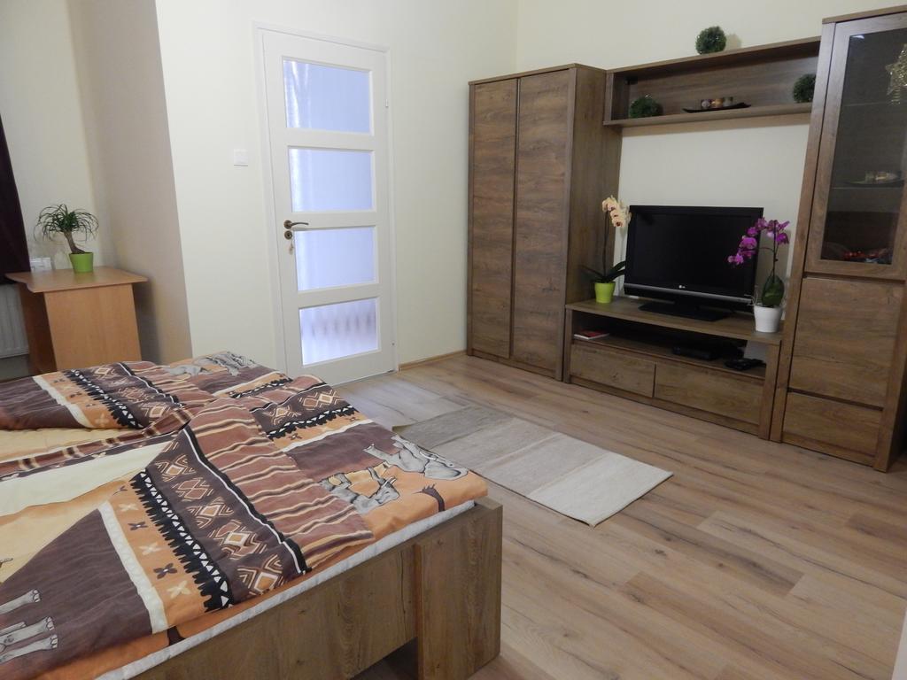 Appartement Csillagvirag Apartman à Mosonmagyaróvár Extérieur photo