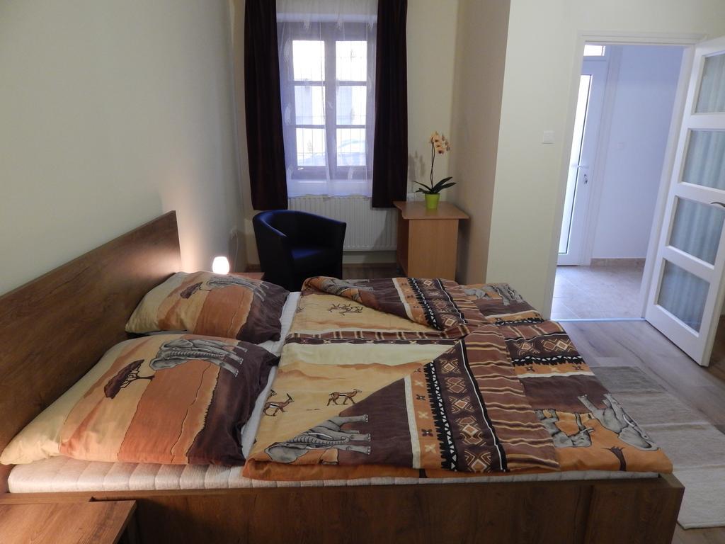 Appartement Csillagvirag Apartman à Mosonmagyaróvár Extérieur photo